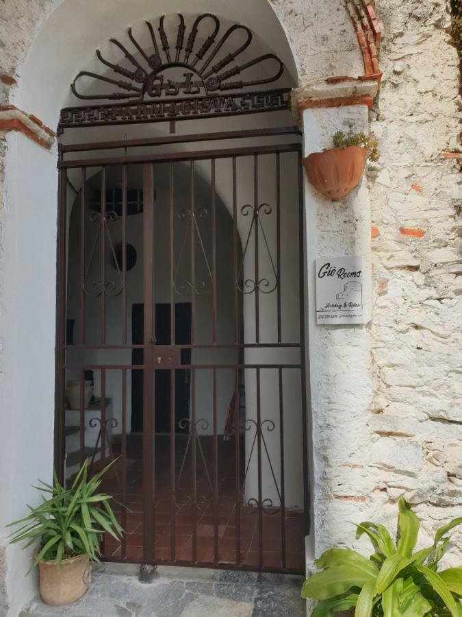 Giò